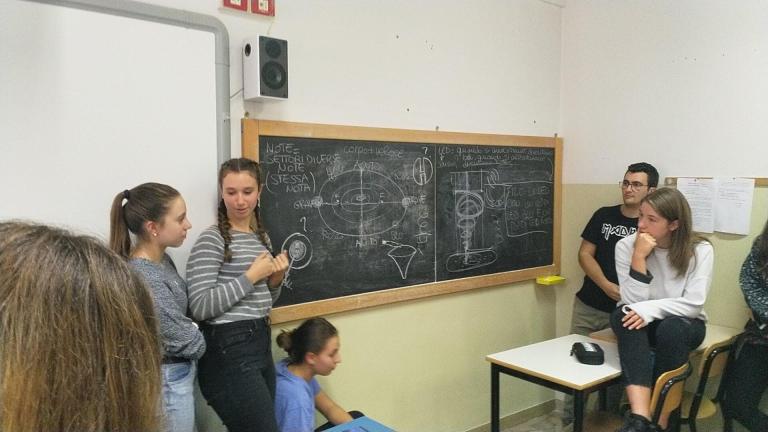 HoPE – Hands on Physics Experience - 24CpKkAGjnBoG.jpg