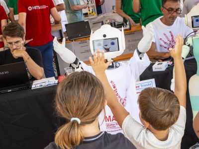 Social and Autonomous robots: the MARRtino family - Maker Faire